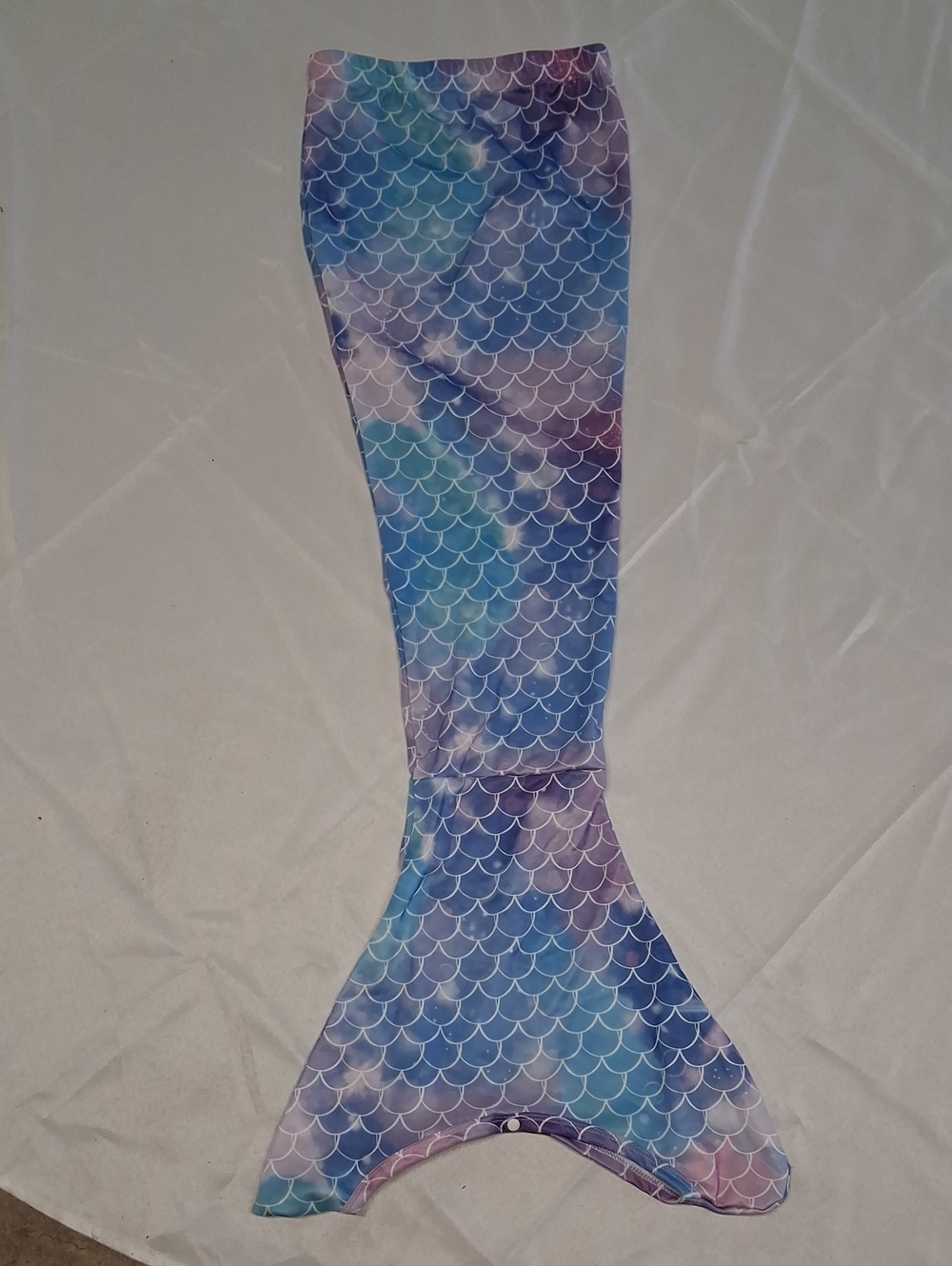 NWT Kids 7 Mermaid Tail Swim Sheet Blanket - Blue Purple Ombre Scales